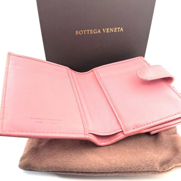 Bottega Veneta Intrecciato Nappa Leather Compact Wallet in Pink - Picture 4 of 7